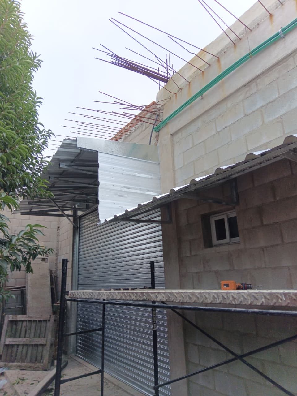 Reparación de Techo de Nave Industrial - D&L Construcciones